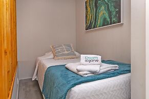 A15- Cliffside Beach Apartment by Dreamalgarve