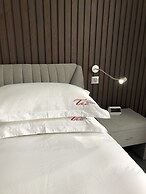 The Address Cassis