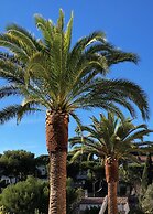The Address Cassis