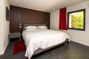 The Address Cassis