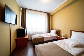 Areo Hotel & Restaurant