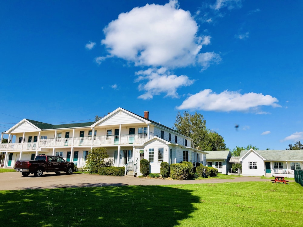 Anne Shirley Motel & Cottages