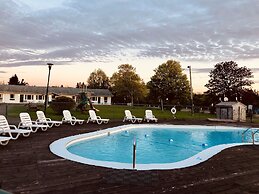 Anne Shirley Motel & Cottages