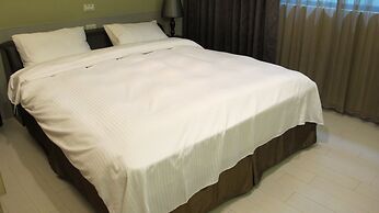 823 Tourist Hotel