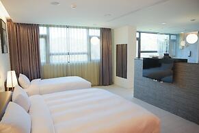 823 Tourist Hotel