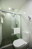 823 Tourist Hotel