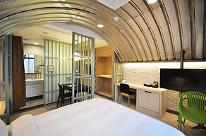 823 Tourist Hotel