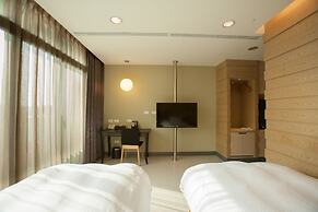 823 Tourist Hotel