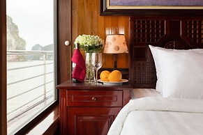 Cozy Bay Classic Cruise