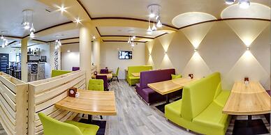 Whiteberry Hotel
