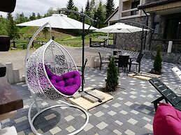 Whiteberry Hotel
