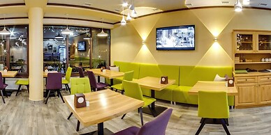 Whiteberry Hotel