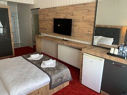 Adanaz Otel