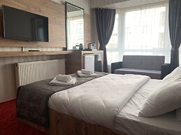 Adanaz Otel