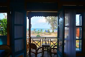 Rock and Wreck Dive Resort