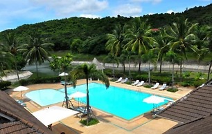 Tamarind Lake Villa