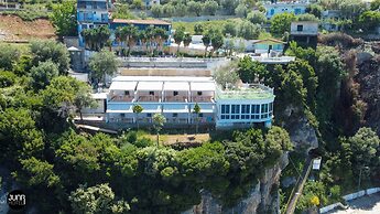 Skyhill rooms and suites