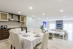 D Loft Sea and Golf
