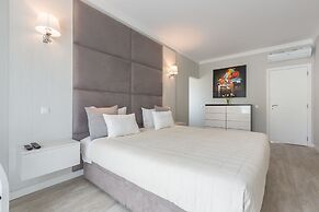 D Loft Sea and Golf