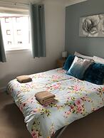 Large Apartment GLA Airport