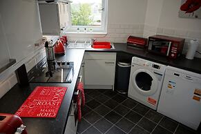 Large Apartment GLA Airport
