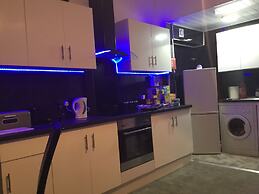 Paisley central luxury Rooms & Apartment