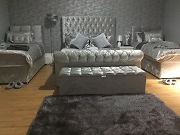 Crossroad Bungalow