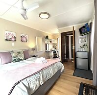 Dolphin Circle B&B