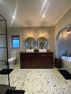 Dolphin Circle B&B
