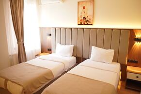Lion City Hotel