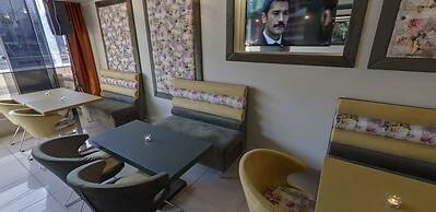 Lion City Hotel