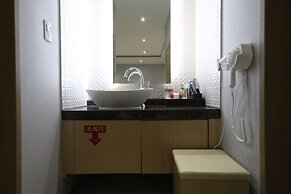 Gallery Hotel