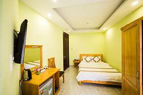 Trung Nhan Hotel