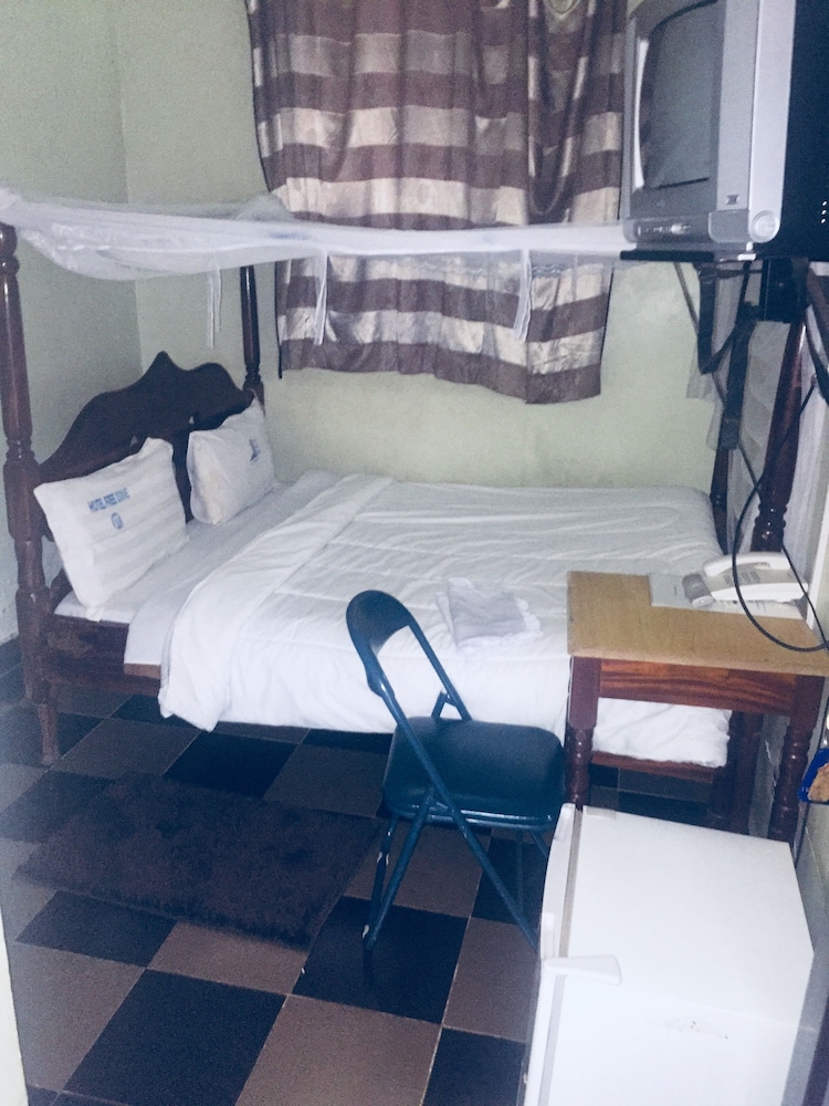 Hotel Free Zone