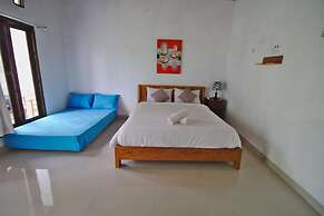 Kira Cottages