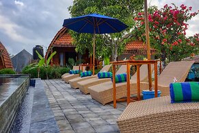 Kira Cottages