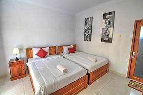 Kira Cottages