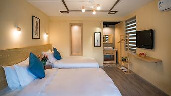 Floral Joy Cat Hotel