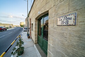 Ta' Pinu B&B