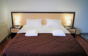 Hotel Utomlennye Solntsem
