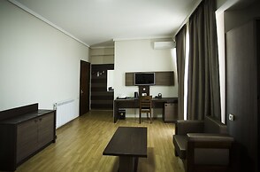 Olympus Hotel By Umbrella