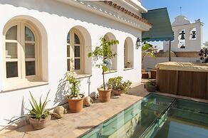 CH Apartments Rooftop Terrace
