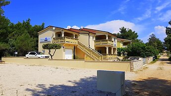 Apartments Laguna