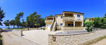 Apartments Laguna