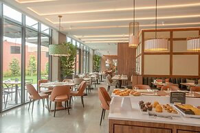 NH Hotel Porto Jardim