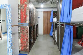 Base Guesthouse and Hostel