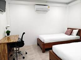 Wee Hostel