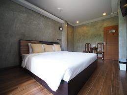 Wee Hostel