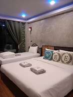 Wee Hostel