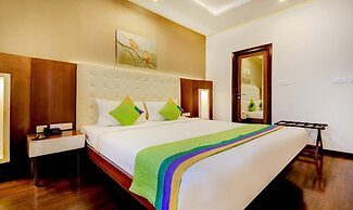 Crest Hotel